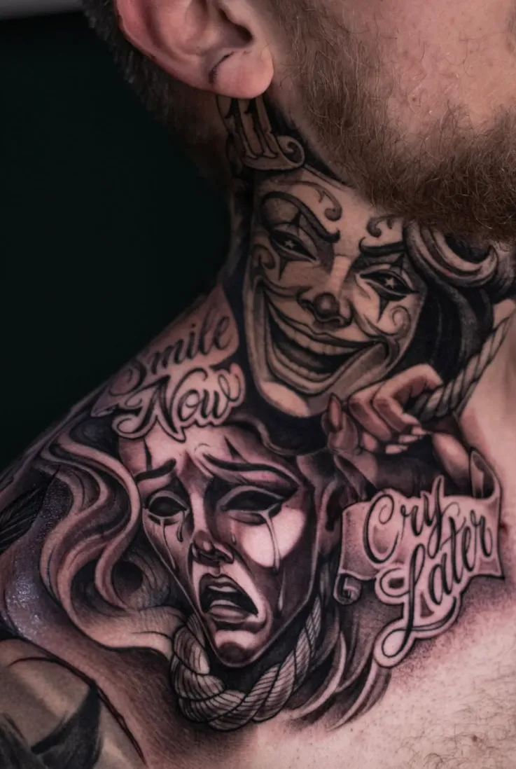 Tatuaż „SMILE NOW CRY LATER”, tatuażysta: Leszek