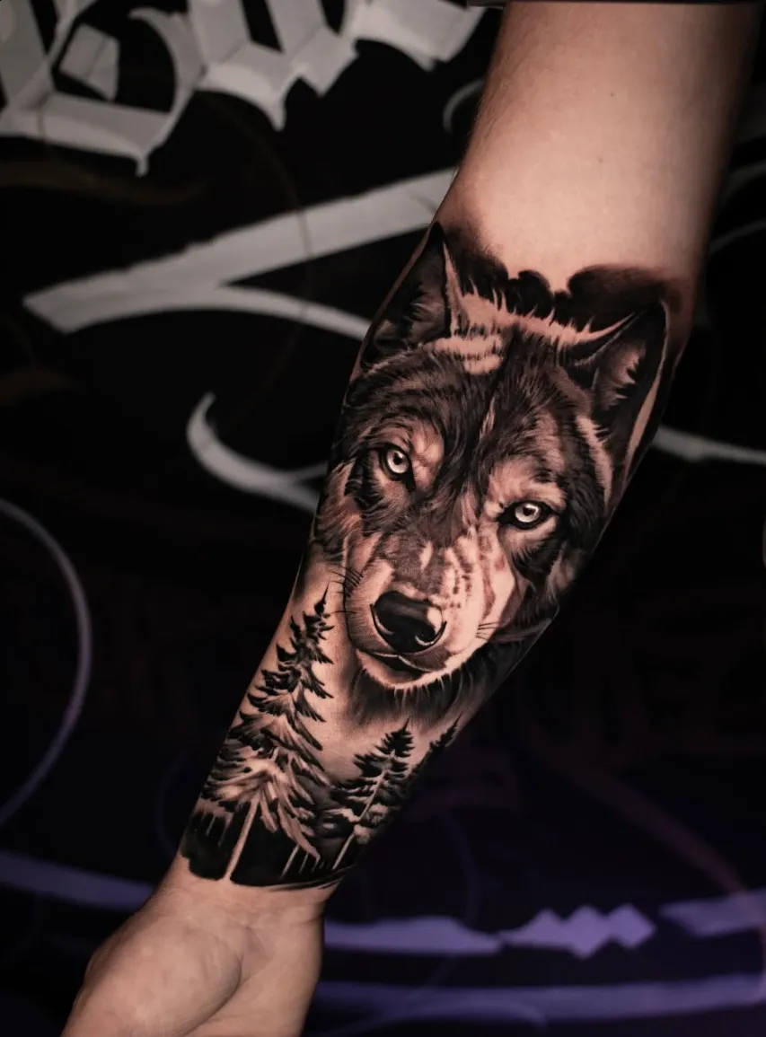 Tatuaż „WILK”, tatuażysta: Leszek